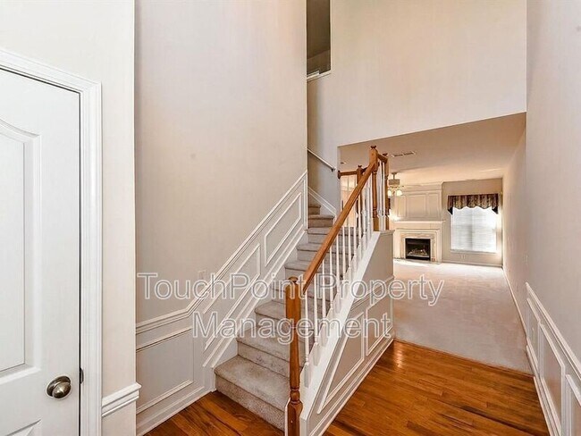 Foto del edificio - 9043 Mcalwaine Preserve Ave