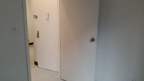 Building Photo - 324 W 42nd St