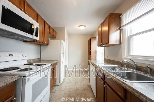 Foto del edificio - 2210 E 46th St