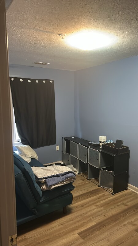 Foto principal - 1284 S Ox Rd