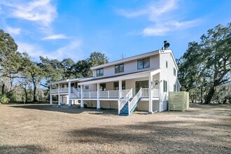 Building Photo - 5844 Hart Rd
