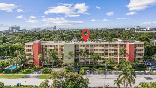Foto del edificio - 2400 NE 10th St