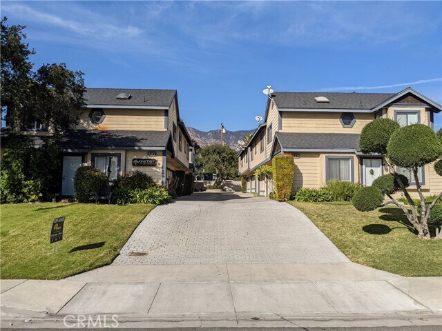 Foto principal - 527 E Colorado Blvd