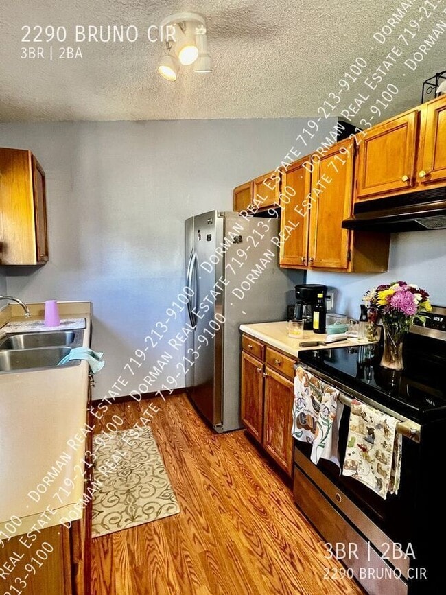 Building Photo - 2290 Bruno Cir