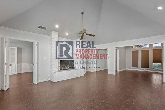 Building Photo - Charming 3 Bed 2 Bath Home in a Great Neighborhood - Private Pool!