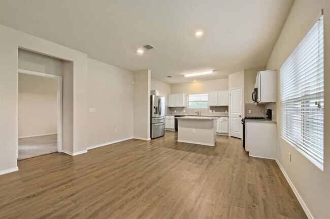 Foto del edificio - 7300 Dungarees Wy