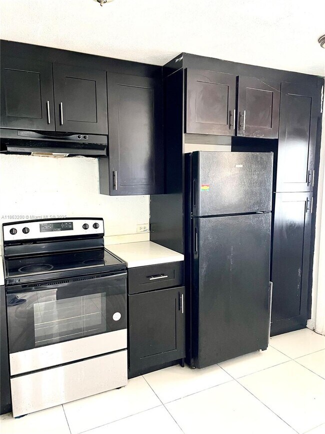 Foto del edificio - 445 NE 195th St