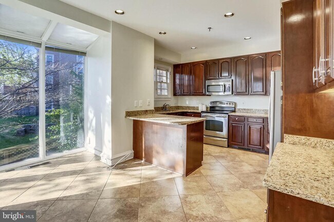 Foto del edificio - 5459 Whitley Park Terrace