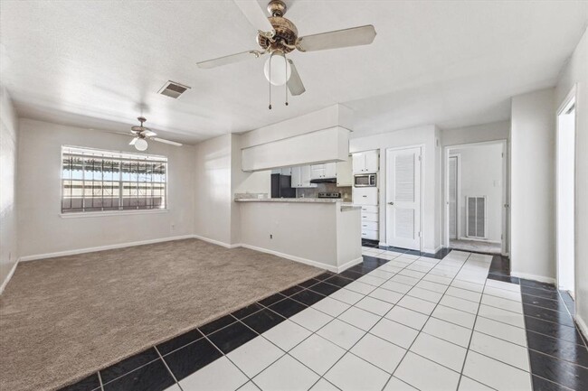 Building Photo - 7850 Leonora St