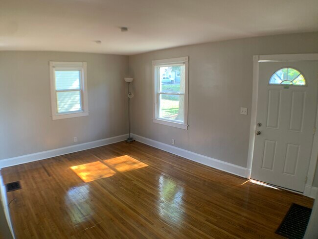 Foto del edificio - 1323 Chester Ave