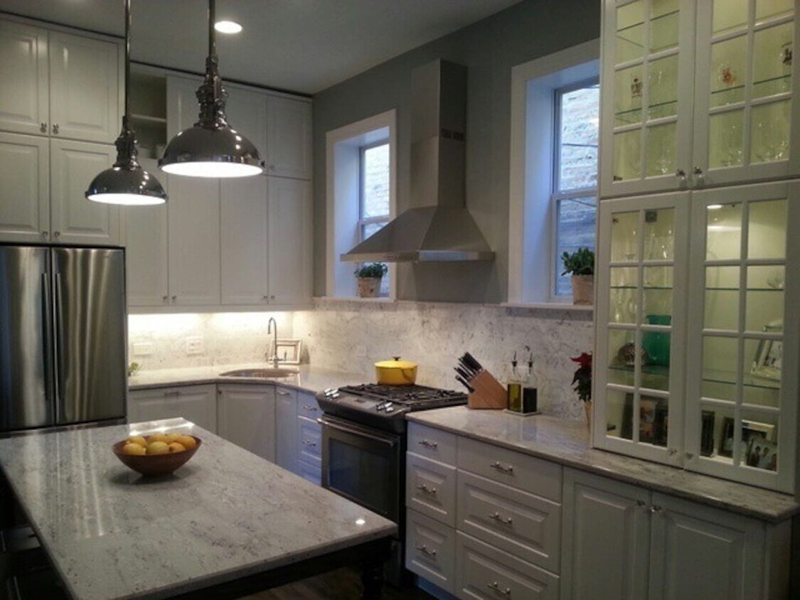 Foto principal - 1527 N Claremont Ave