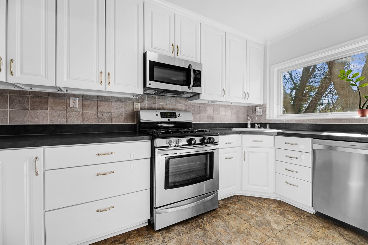 Photo - 3822 W St NW-