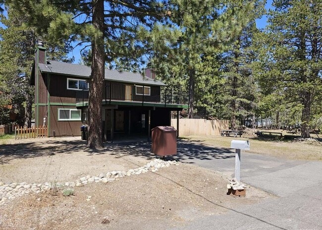 Building Photo - 2282 Blitzen Rd