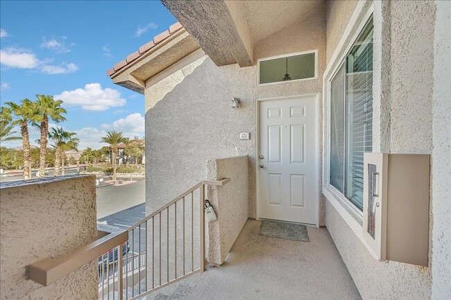 Building Photo - Gorgeous 2 Story Condo in Henderson with S...