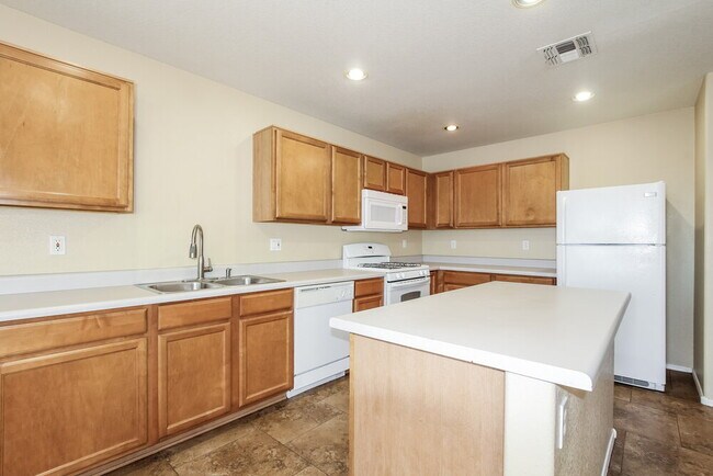 Building Photo - 3221 W Cavedale Dr