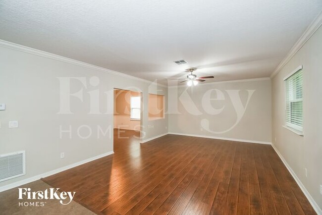 Foto del edificio - 10280 Magnolia Hills Drive
