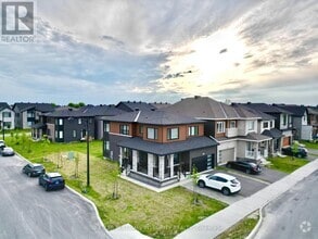 Building Photo - 830 Crossgate St
