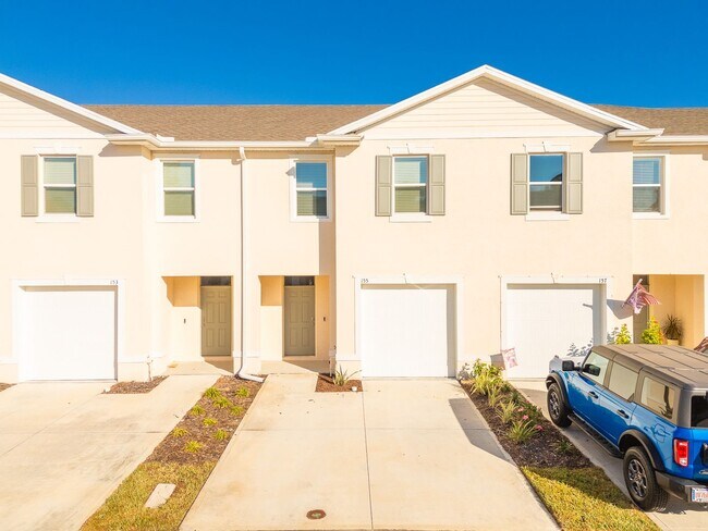 Foto del edificio - 2023 Block Town-Home with Community Gym and Pool