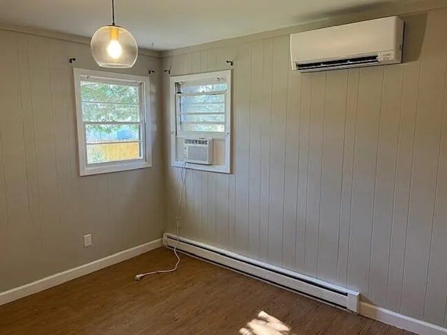 Dormitorio - 226 Substation St