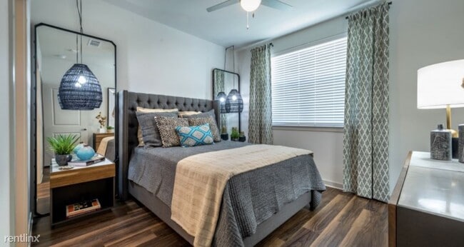 Building Photo - 1 br, 1 bath Condo - 12302 Harris Branch D...