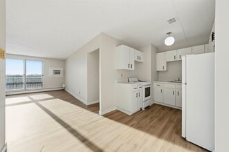 Building Photo - Northgate Manor II