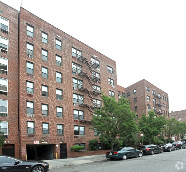 Building Photo - 1855 E 12th St