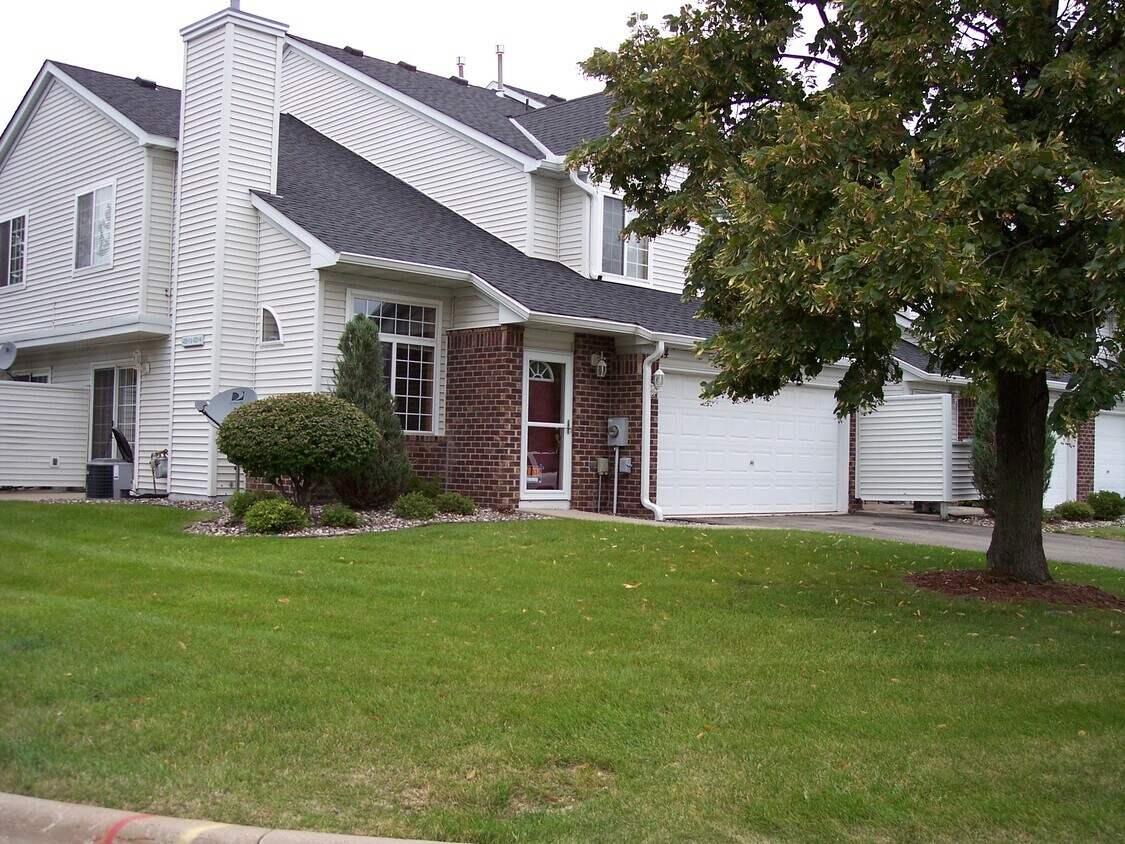 Primary Photo - 4305 Merrimac Ln
