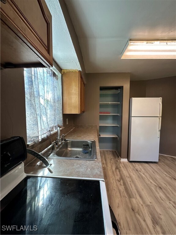 Foto del edificio - 18301 Slater Rd