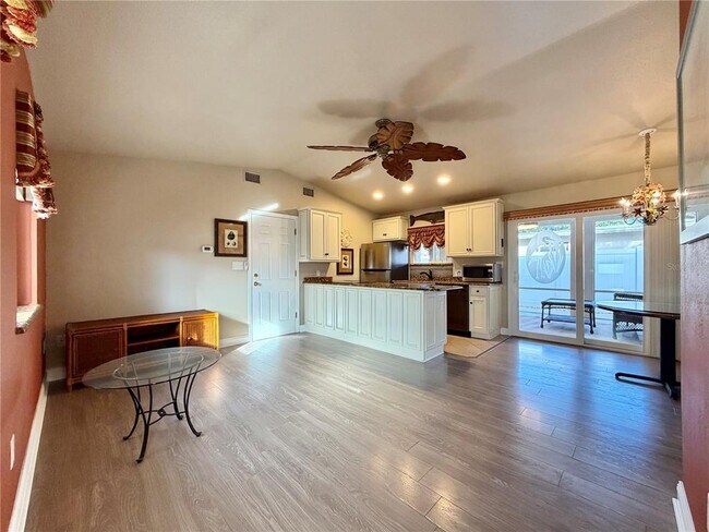 Foto del edificio - 225 70th St N