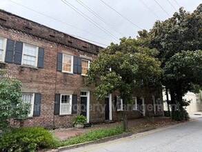 Building Photo - 240 Price St