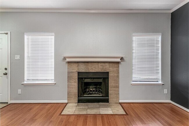 Building Photo - 9850 Pagewood Ln