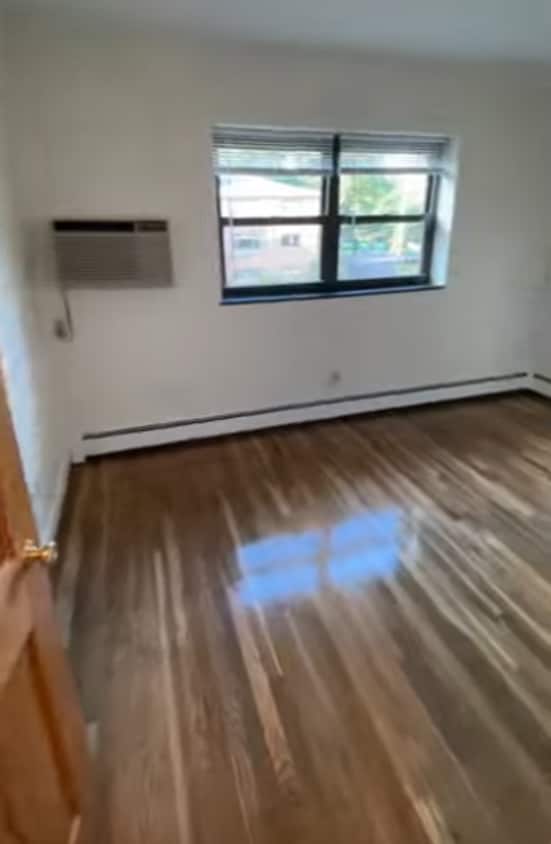 Building Photo - 2bed with living room apartment in Newton Auburndale now available