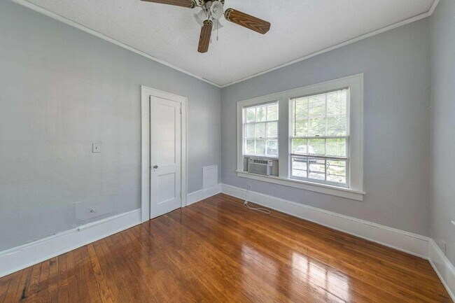 Building Photo - 52 Delmont Dr NE