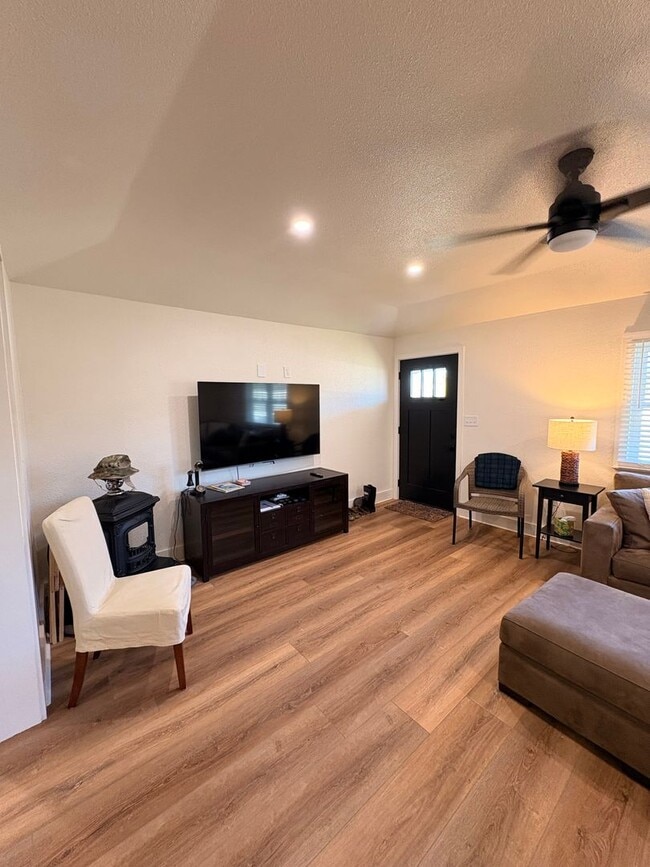 Building Photo - 9853 FM2843