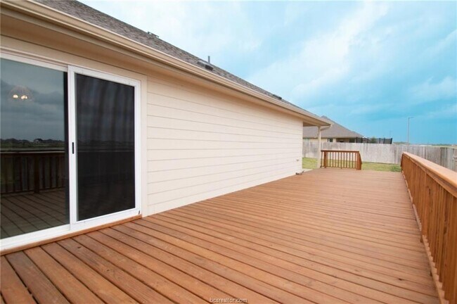 Foto del edificio - 6375 Darlington Ave