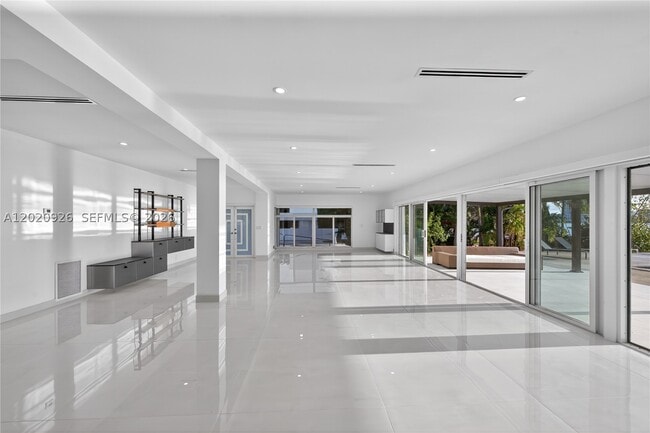 Foto del edificio - 1101 S Shore Dr