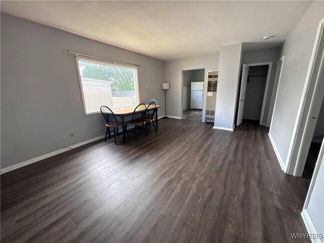 Foto del edificio - 2140 Kenmore Ave