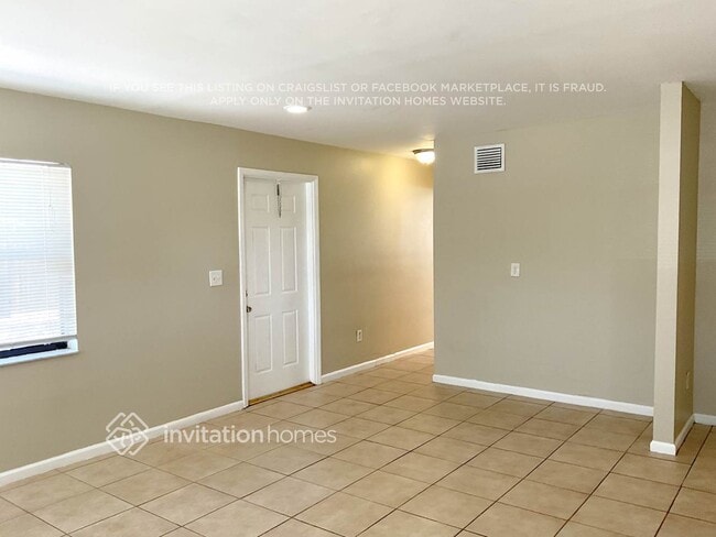 Building Photo - 641 N 68th Way