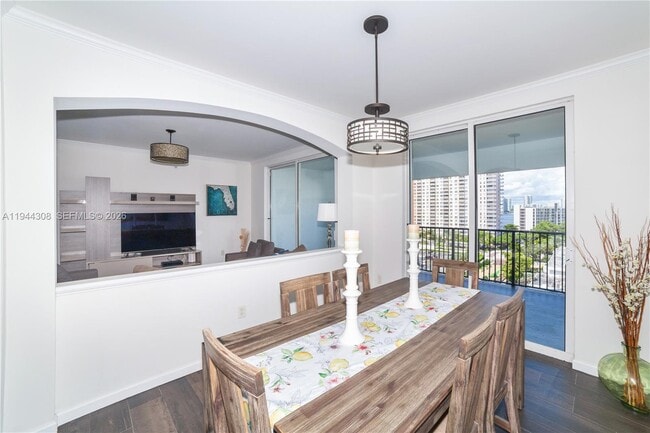 Foto del edificio - 17150 N Bay Rd