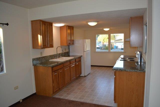 Building Photo - Sweet in-town mobile, very cute 1 bedroom