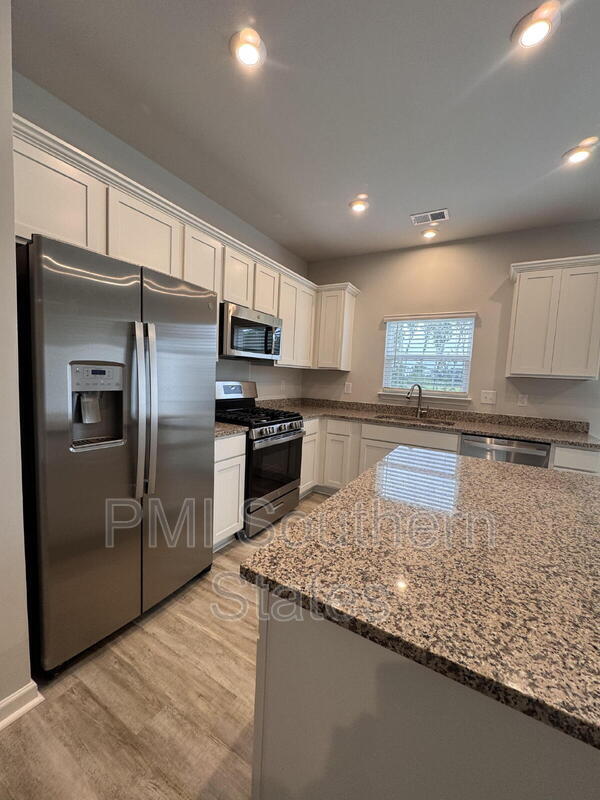 Building Photo - 106 Randwick Ln