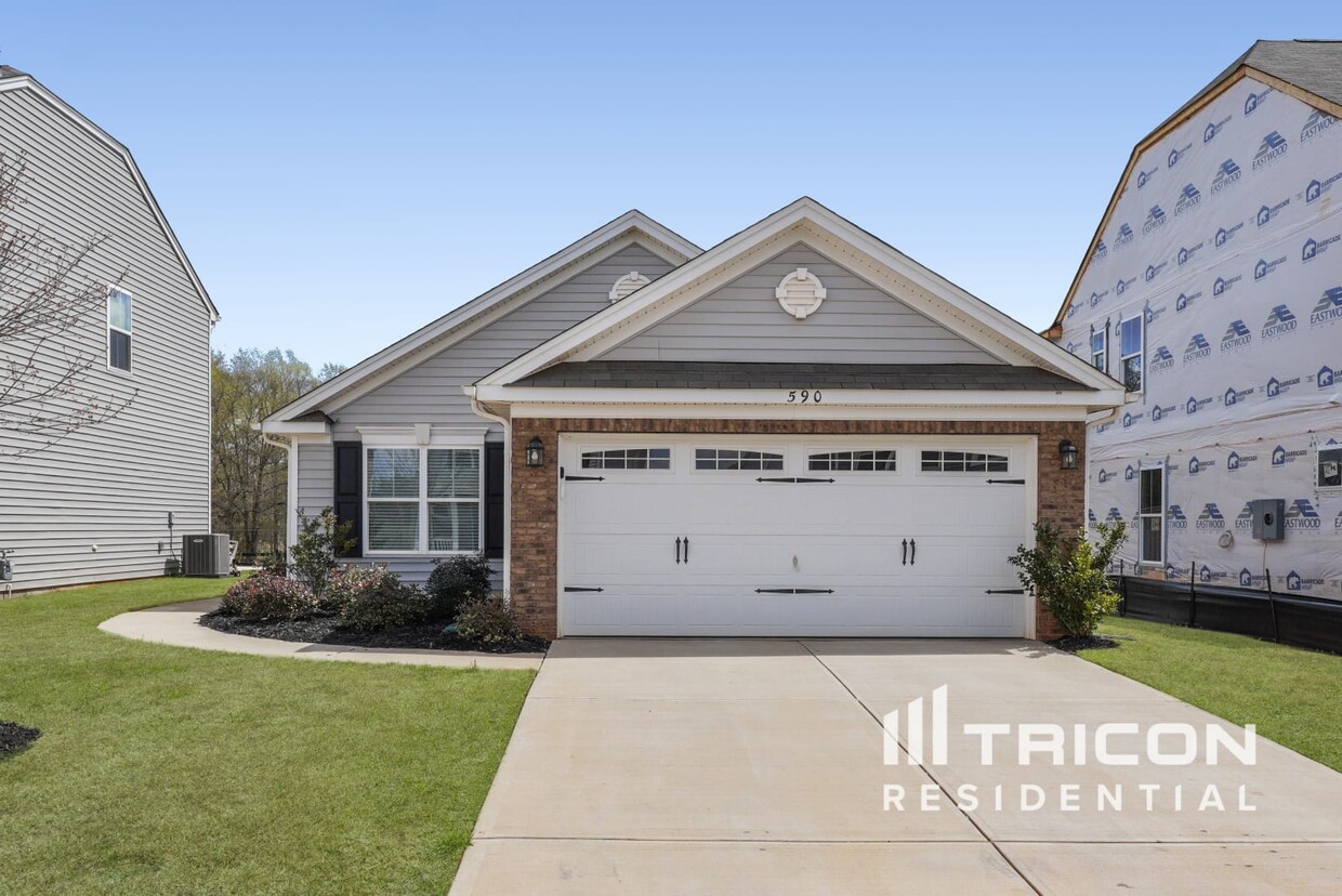 Primary Photo - 590 Pollyanna Dr