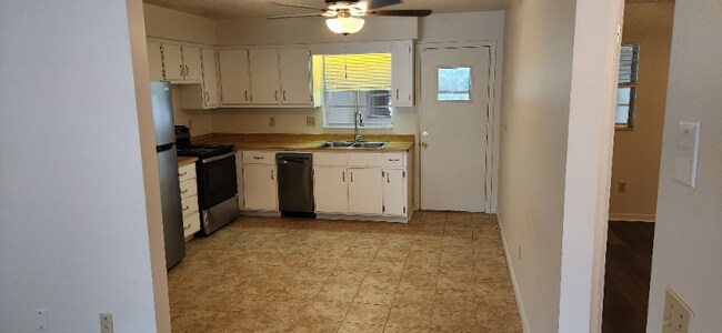 Foto del edificio - 109 S Delaney Ave