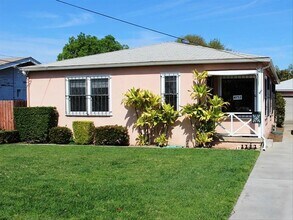 Building Photo - 4753 Choctaw Dr
