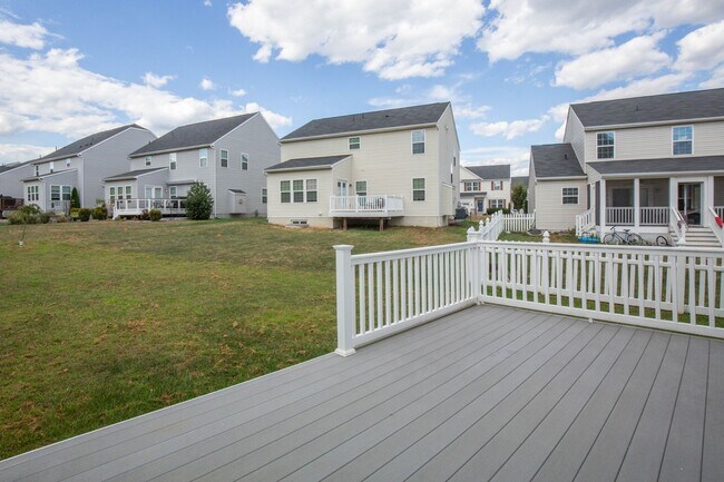 Foto del edificio - 5 Bed, 4.5 Bath Single Family Home in Step...