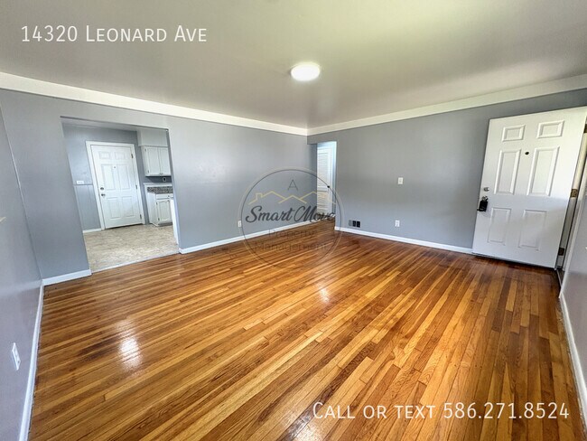 Foto del edificio - 14320 Leonard Ave