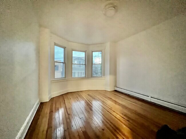 66 W 18th Unit 2F - 64 W 18th St