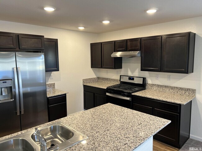 Foto del edificio - 9255 Logan Creek Rd