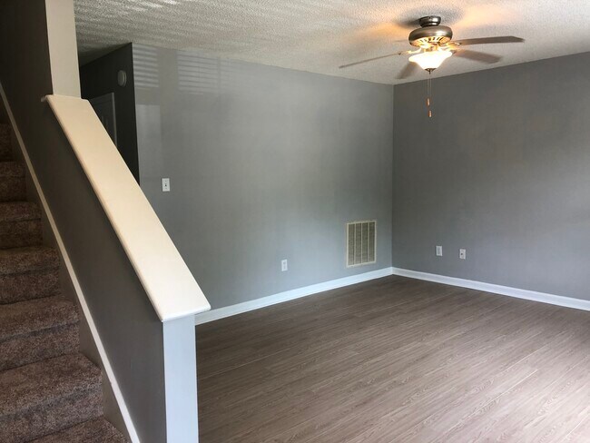 Foto del edificio - 210 Gary St