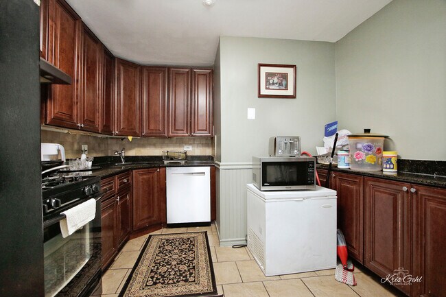 Building Photo - 1003 Centurion Ln